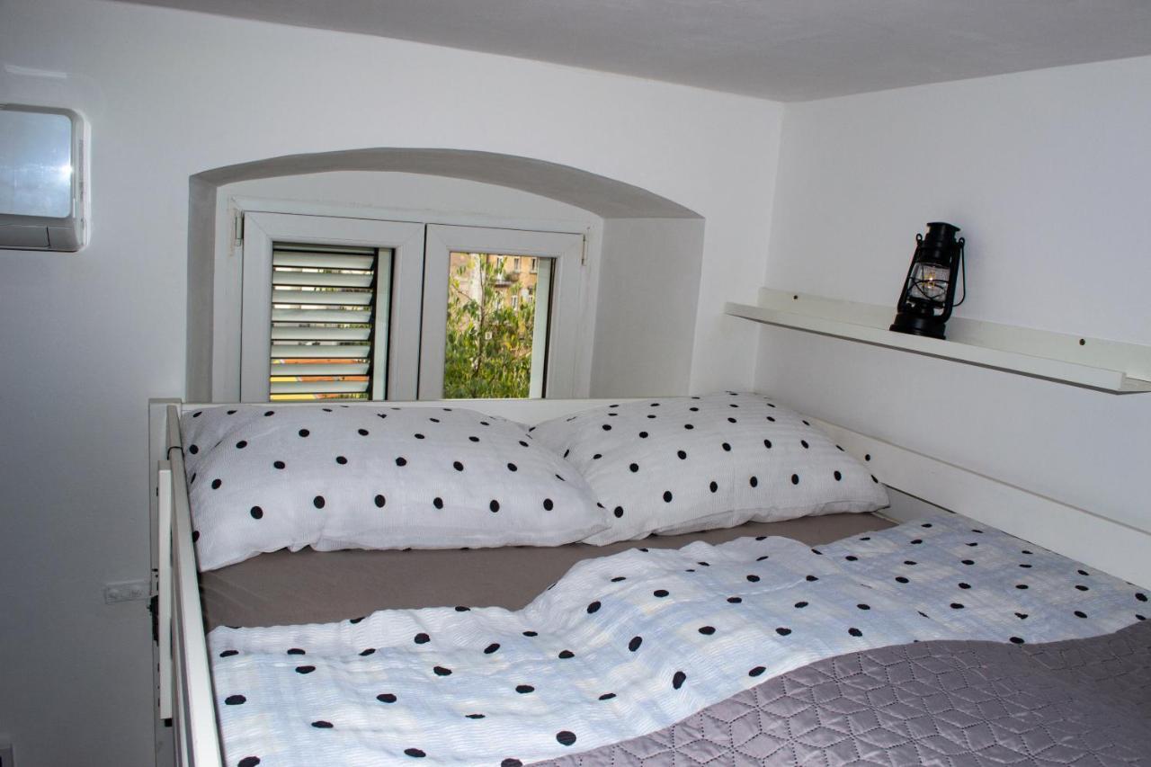 Studio Apartment Kontiki Rijeka Eksteriør billede